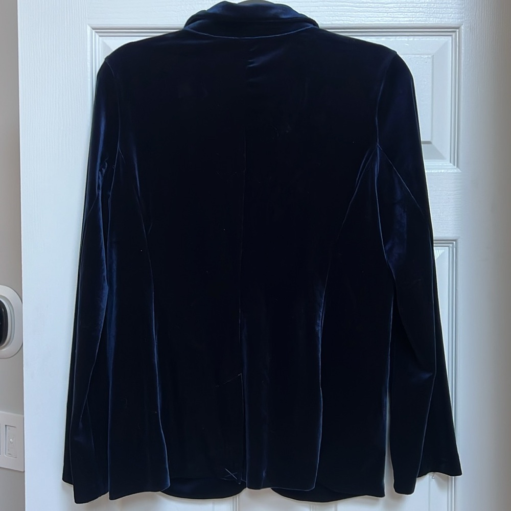 Stunning blue Tahari blazer with Jewled button. 
Size Large. - Picture 6 of 6